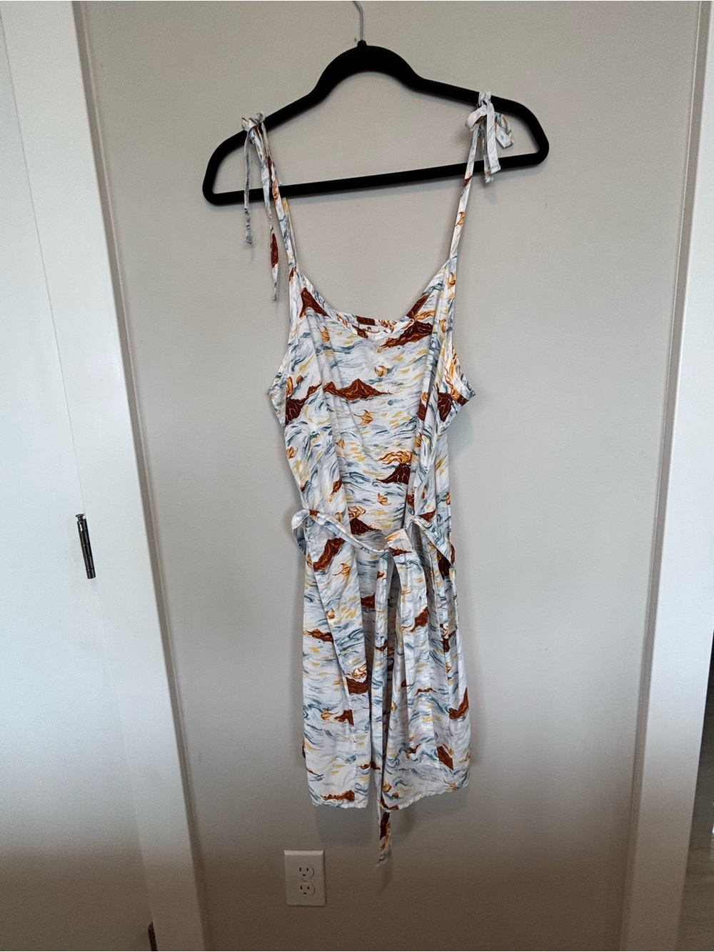 Patagonia Pataloha Rare! White Dress with Rust and Gold Scenic Volcano Print